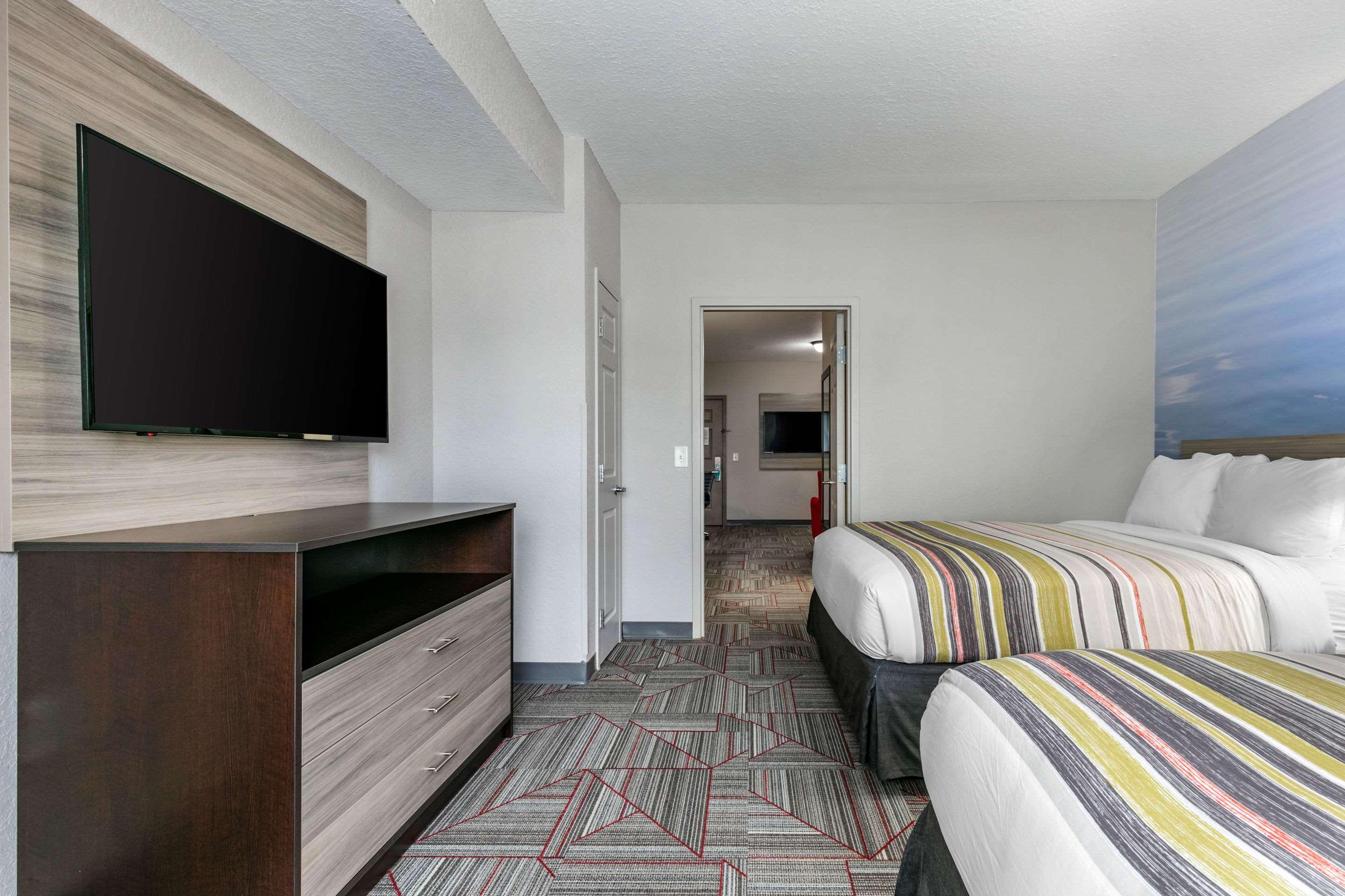 Clarion Pointe Columbus-Bradley Park Hotel Buitenkant foto