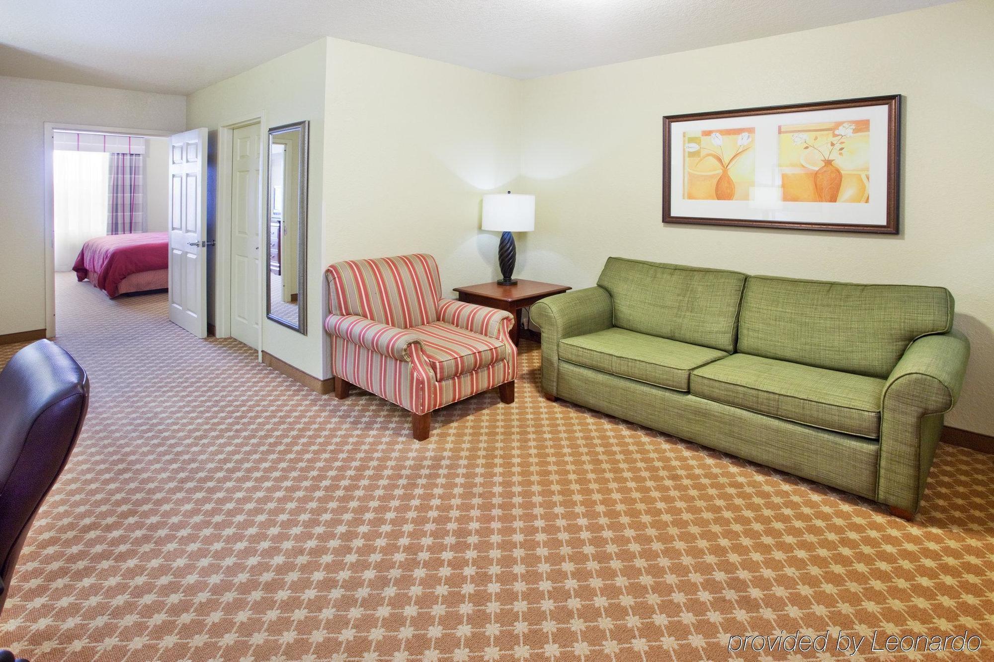 Clarion Pointe Columbus-Bradley Park Hotel Buitenkant foto