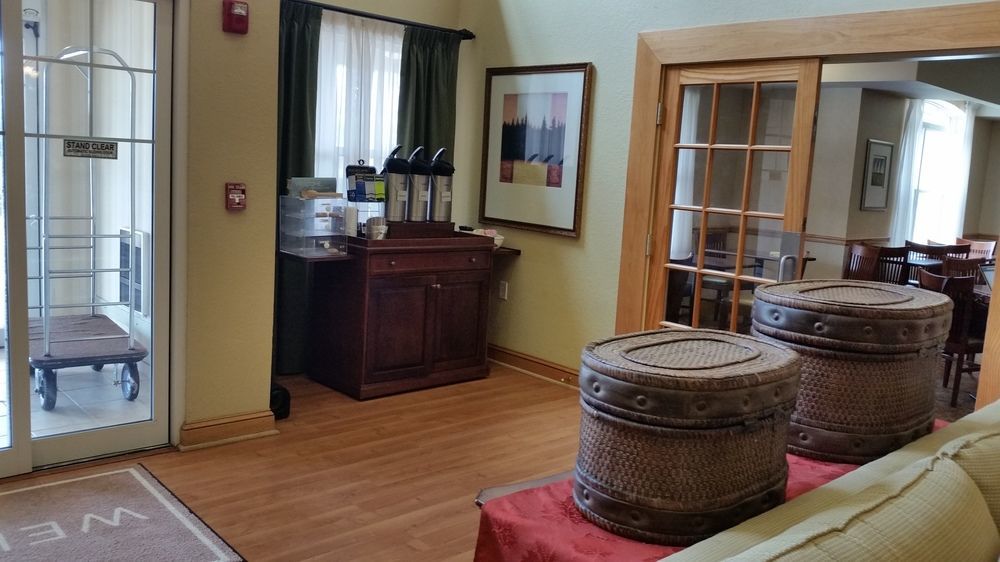 Clarion Pointe Columbus-Bradley Park Hotel Buitenkant foto