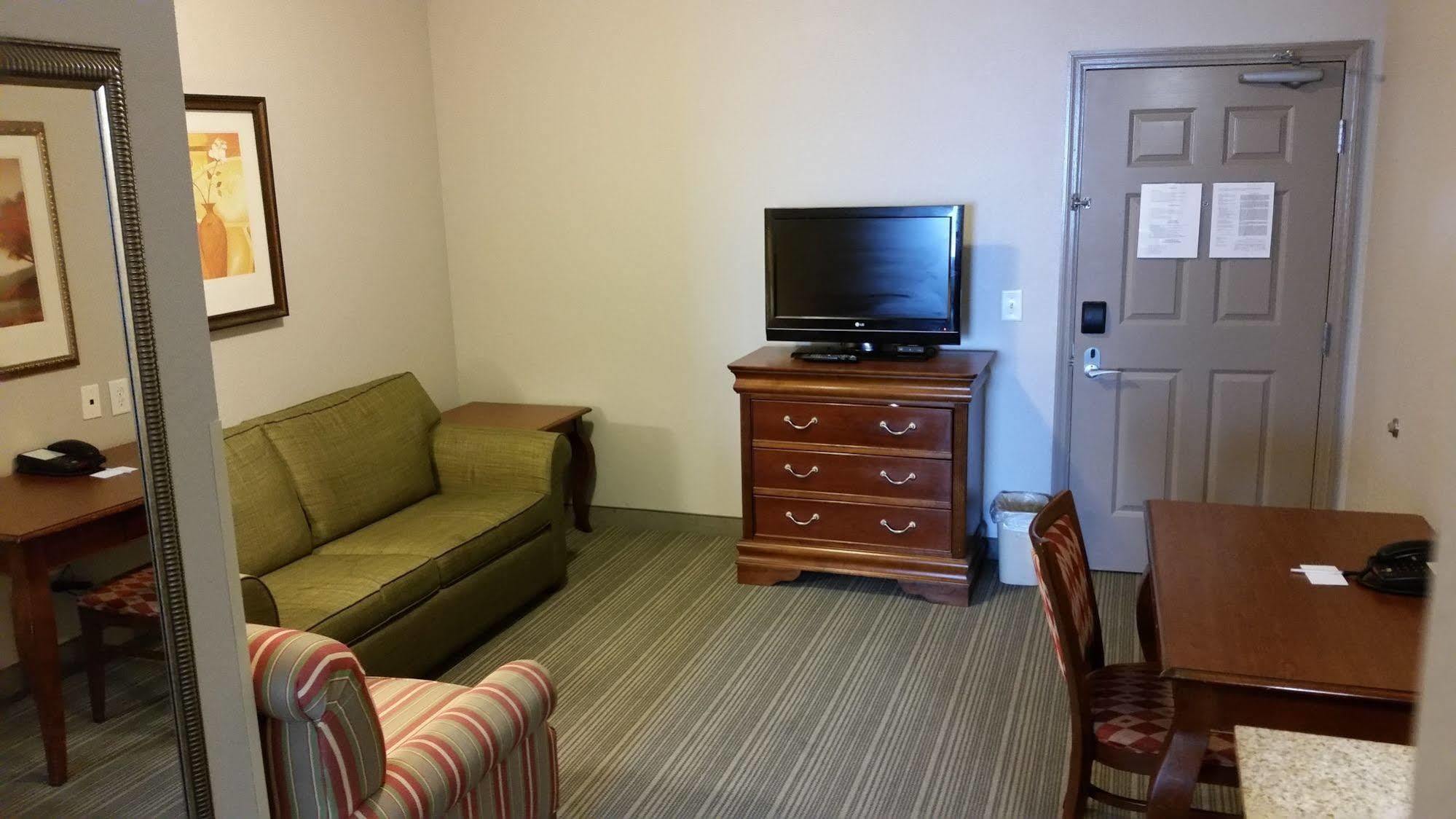 Clarion Pointe Columbus-Bradley Park Hotel Buitenkant foto
