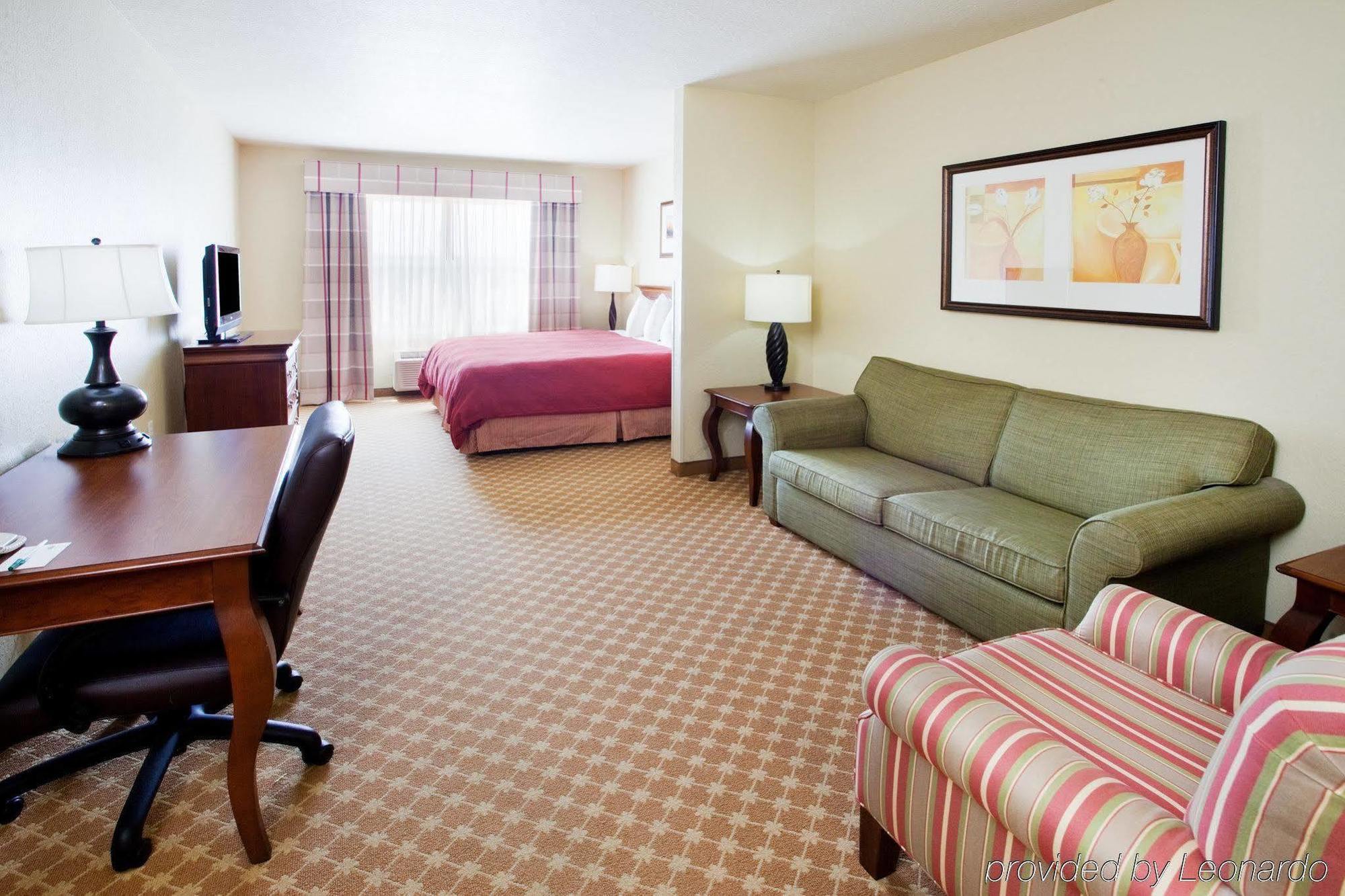 Clarion Pointe Columbus-Bradley Park Hotel Kamer foto