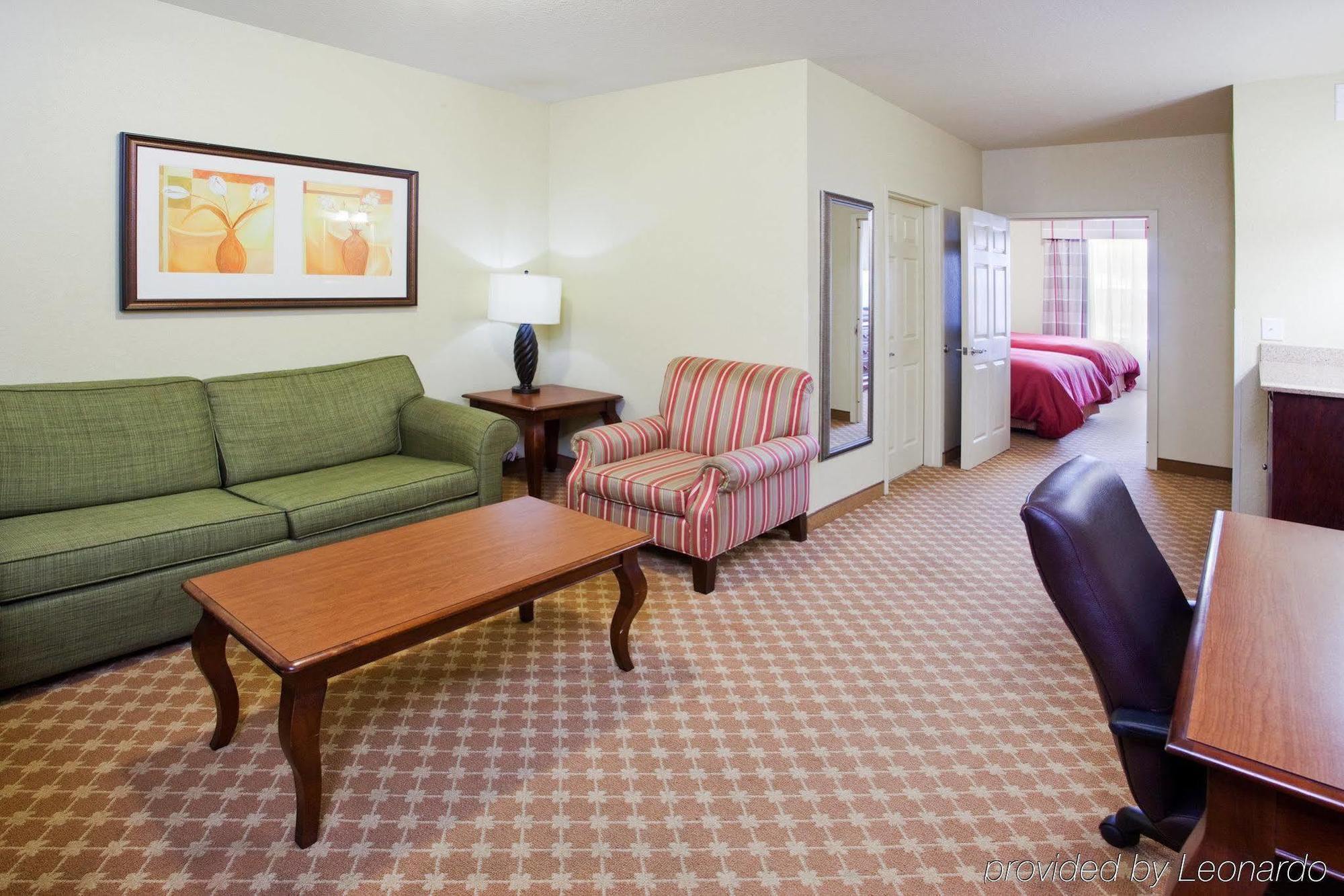 Clarion Pointe Columbus-Bradley Park Hotel Buitenkant foto