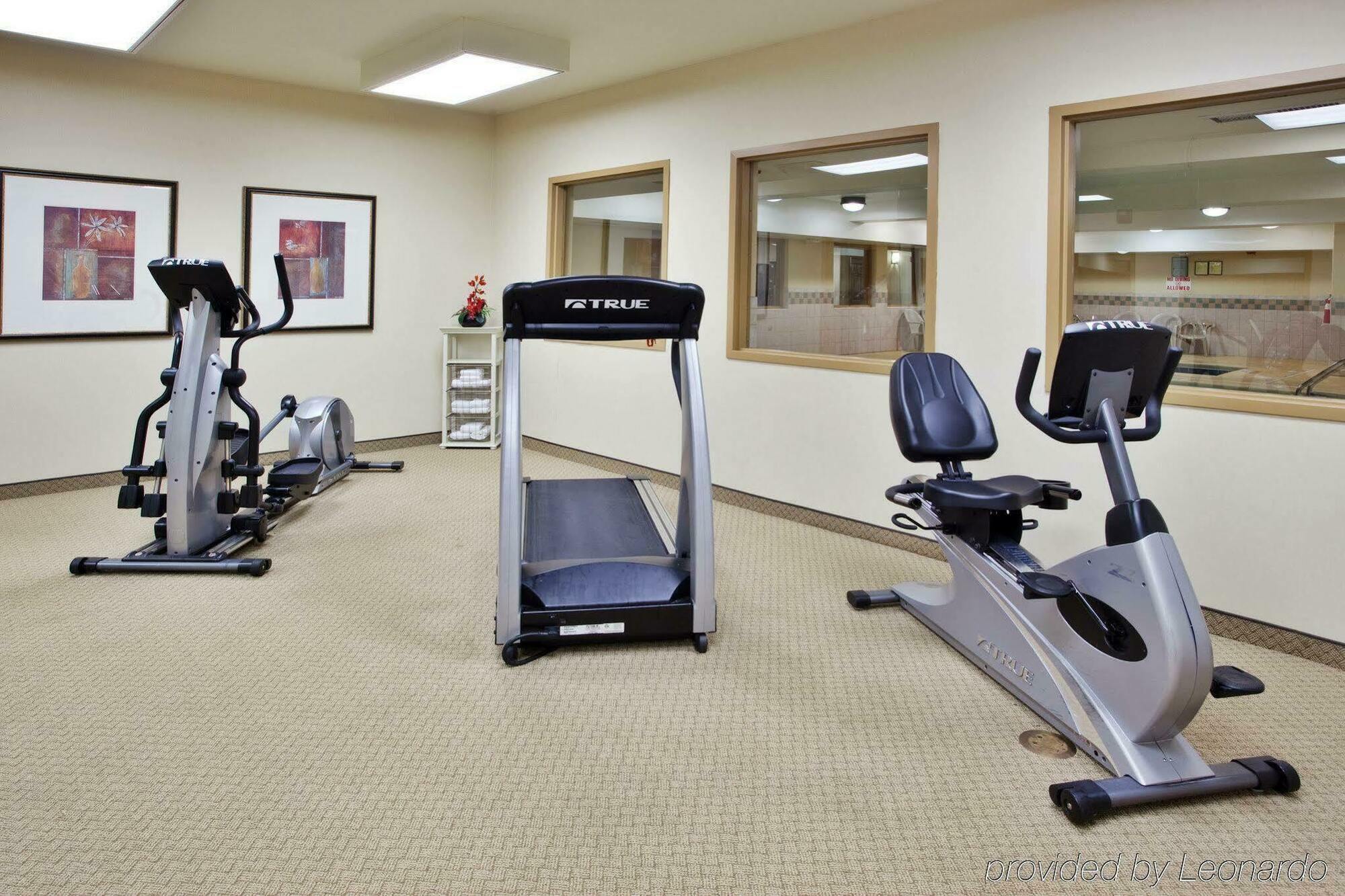 Clarion Pointe Columbus-Bradley Park Hotel Buitenkant foto